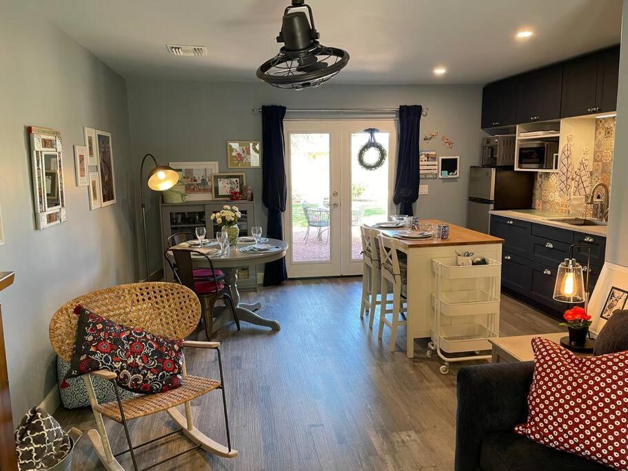 Encanto Cactus Flower Casita 凤凰城 外观 照片