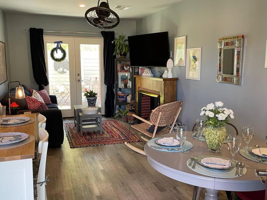 Encanto Cactus Flower Casita 凤凰城 外观 照片